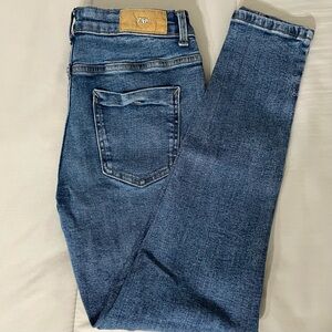 2/$30🍑 ZARA Skinny Jeans
